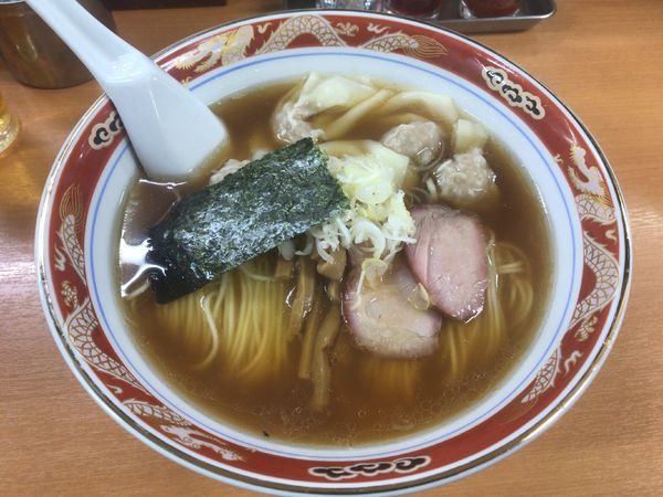 「ワンタンメン＋ビール中瓶：1,792円」@支那ソバ かづ屋の写真