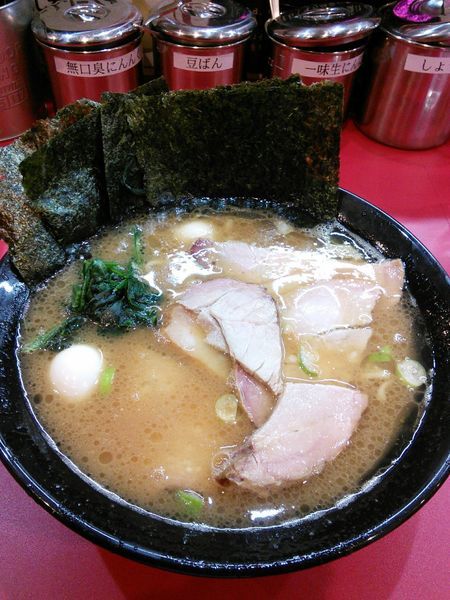 「チャーシューラーメン　９００円」@壱六家 横浜店の写真