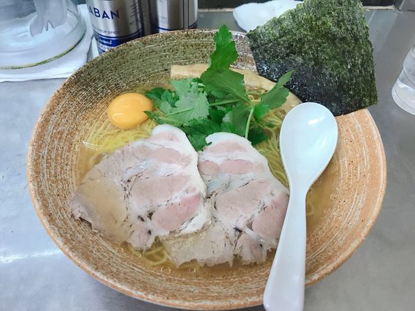 「北海道噴火湾産ホタテ貝出汁塩ラーメン」@覆麺 智の写真