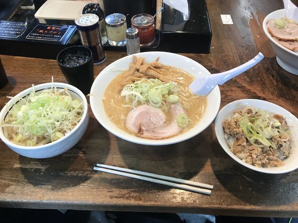 「味噌ラーメン ヤサイメンマ増し  チャーシュー丼」@こってりらーめん 誉の写真