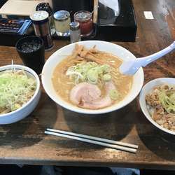味噌ラーメン ヤサイメンマ増し  チャーシュー丼