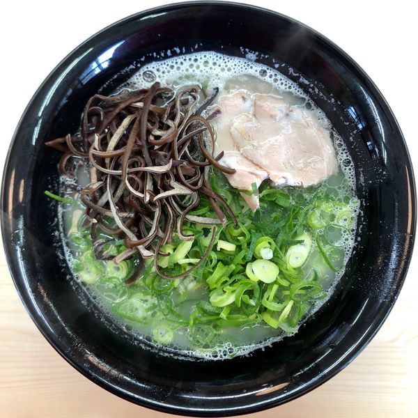 「ネギラーメン (390円) キクラゲ (50円)」@はかたや 春日店の写真