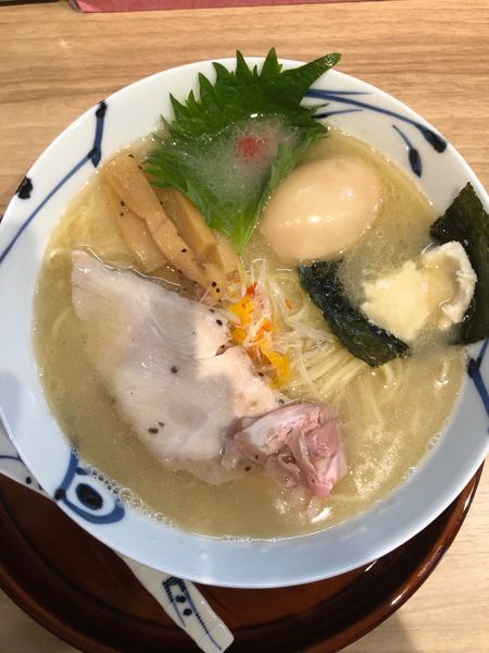 「鯛白湯ラーメン 塩味 味玉」@麺や 空月の写真