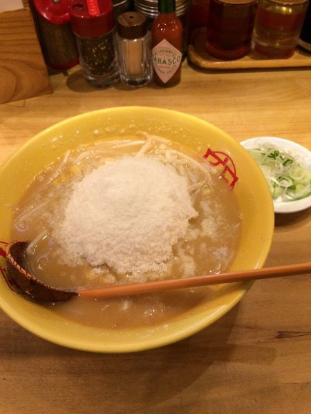 「元祖究(まるきゅう)チーズラーメン930円」@九十九とんこつラーメン 恵比寿本店の写真