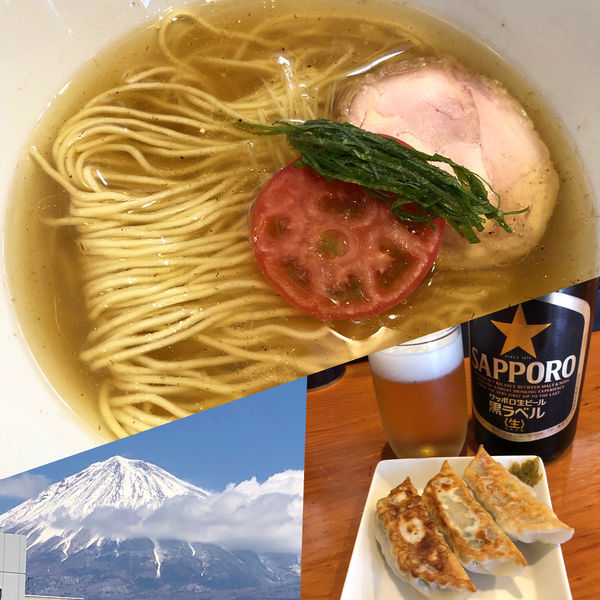 「白そば＋瓶ビール＋半ギョーザ」@麺屋 ブルーズの写真