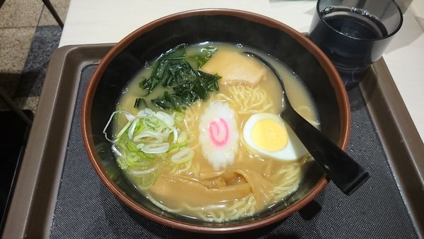 「煮干しラーメン ¥450」@名代 富士そば 伊勢佐木モール店の写真