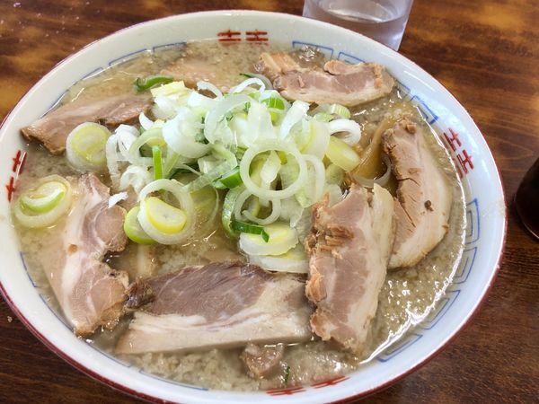 「背脂チャーシュー麺 大盛り 味薄め」@喜多方ラーメン 伊藤の写真