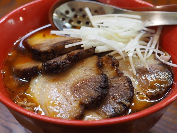 「たんたん麺 チャーシュートッピング」@ラーメンとん太 大原店の写真