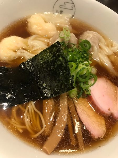 「特製ワンタン麺ハーフ（黒だし）」@八雲の写真