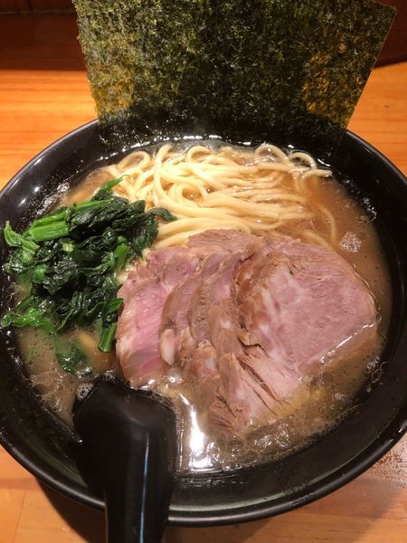 「チャーシュー麺大盛900円、硬め濃いめ」@絶の味の写真
