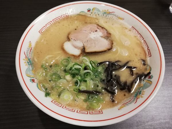 「福岡久留米ラーメン」@ラーメン・ホルモン焼肉育元の写真