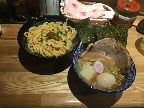 「つけ麺 並 和え麺ニンニクボンバー + 全部のせ」@つけ麺 はま紅葉の写真