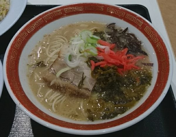 「とんこつラーメン（白）」@ばりかた屋 アリオ市原店の写真