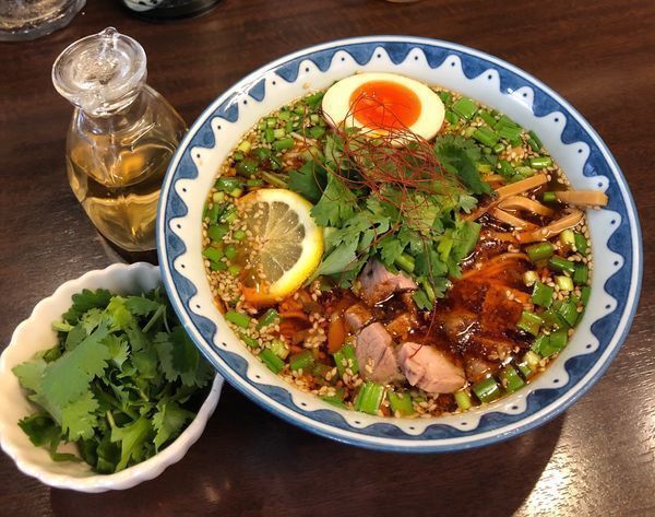 「ニラパクそば¥950(中辛) &パクチー¥150」@GANCON NOODLEの写真