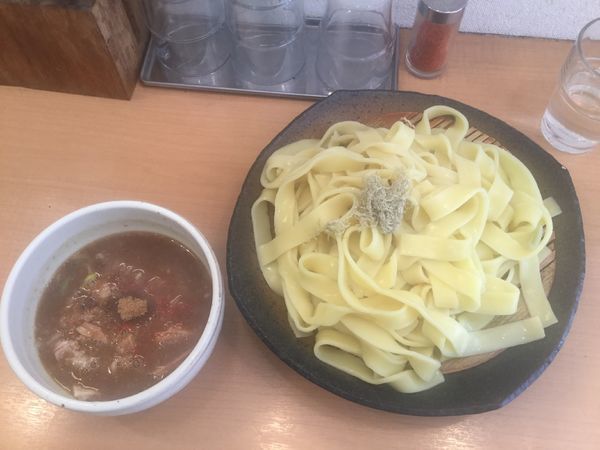「魚介つけ麺・平打ち麺特盛(¥750・同一料金)」@とろ肉つけ麺 魚とんの写真