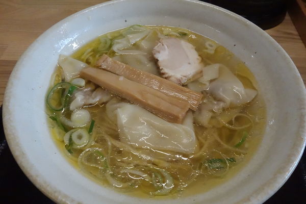 「ワンタン麺（塩）」@中華そば 弥太郎の写真