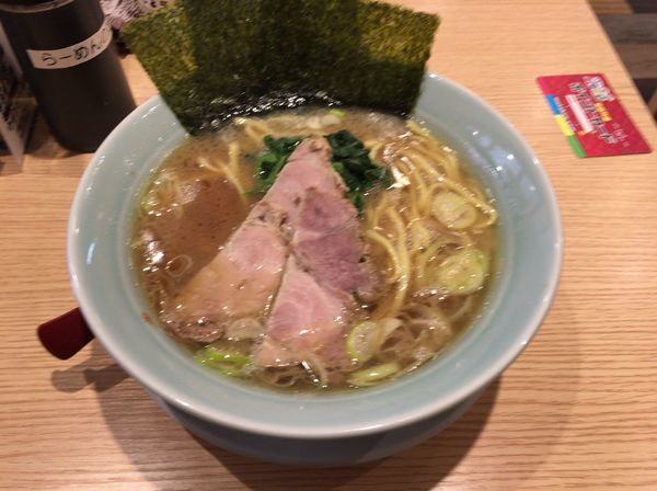 「ムタヒロ流家系らーめん＋ほぐしブタ＋キャベチャー」@ラーメンブタヒロの写真