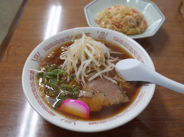 「ラーメン、半焼飯セット（原文ママ）…900円‬」@浅屋の写真
