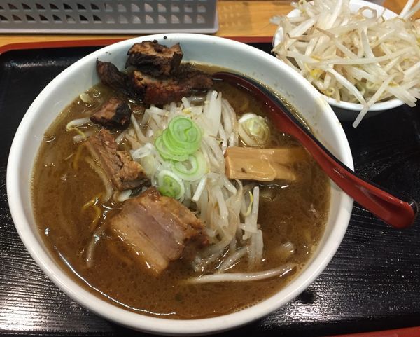 「醤油ラーメン850円」@味噌麺処 楓の写真