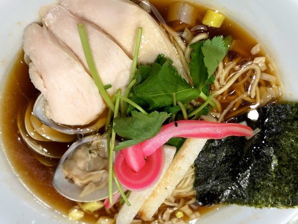 「鶏・煮干し・蛤のトリプルSOBA¥900」@むぎとオリーブ さいたま新都心店の写真