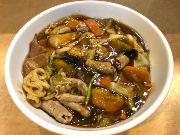「スタミナラーメン冷やし大盛(864円)+ホルモンプラス」@我流食堂の写真