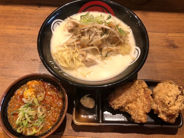 「濃厚タンメン＋カミナリ麻婆+唐揚げ」@茨城タンメン カミナリ 水戸城南店の写真