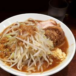 ラーメン　（にんにく　油マシマシ）