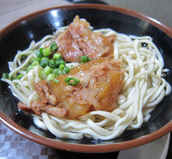 「ソーキそば 390円」@牧志そばの写真