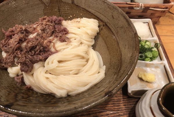 「肉ぶっかけ」@踊るうどん 梅田店の写真