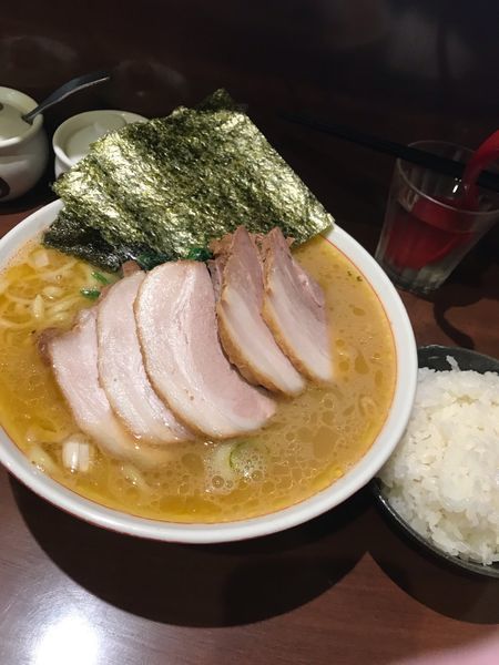 「チャーシュー麺バラ肉中盛 ライス」@らーめん飛粋の写真