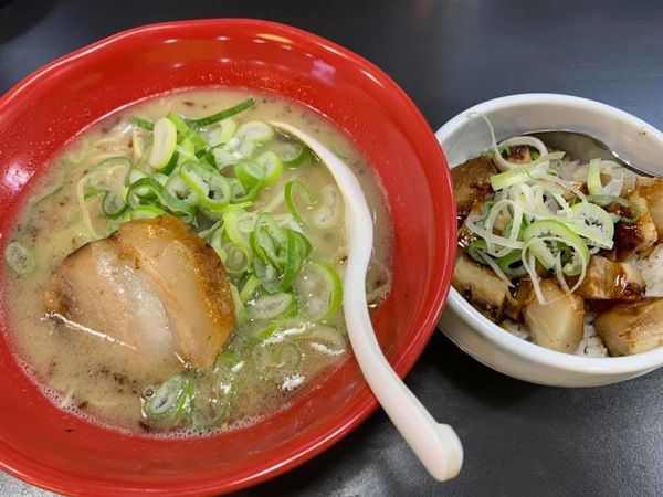 「香味ラーメン＋チャーシュー丼」@らーめん ラララの写真