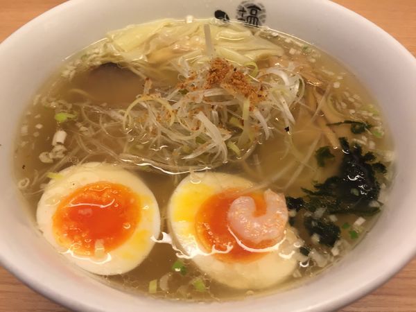 「塩ラーメン」@塩専門 ひるがお 東京駅店の写真