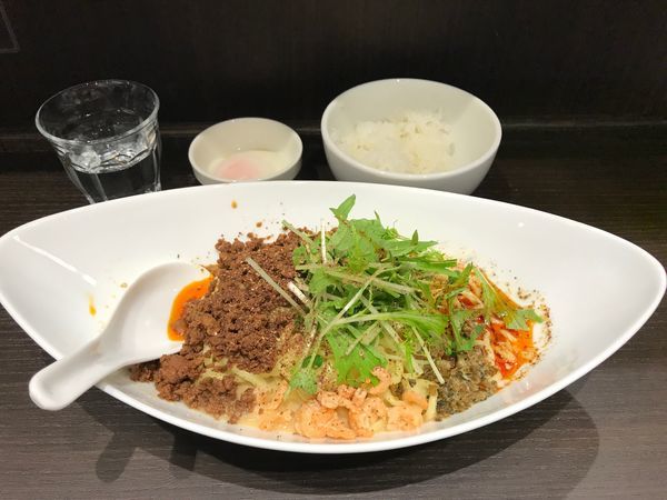 「白胡麻つゆ無し 辛さ 3 痺れ 4」@四川担担麺 阿吽 キッテグランシェ店の写真