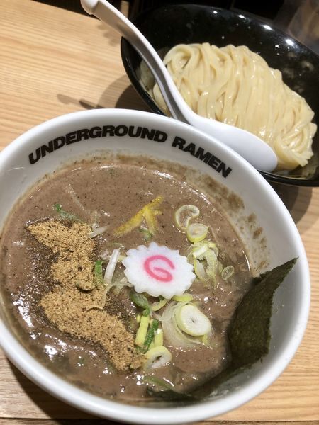 「つけめん ￥850」@UNDER GROUND RAMEN 頑者 グランエミオ所沢店の写真