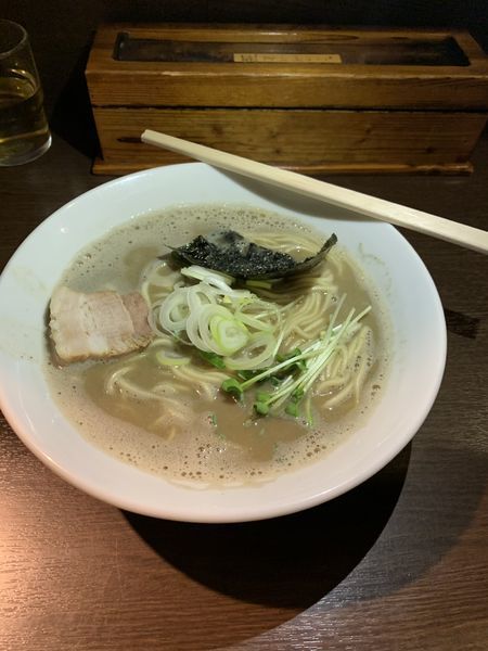 「濃厚煮干しそば」@麺処 遊 蕨店の写真