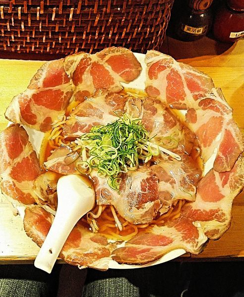 「焼豚満開 1200円」@横丁そば 小西湖の写真