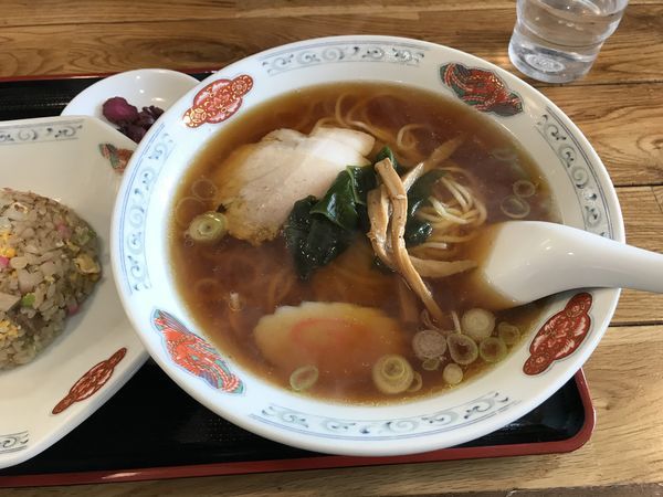 「ラーメン(しょうゆ)+ランチ半チャーハン」@ラーメンハウス 香雅の写真