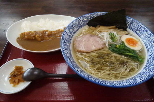 「【限定】昆布らーめん+ハーフカレー」@天然だしラーメン 潮の音の写真