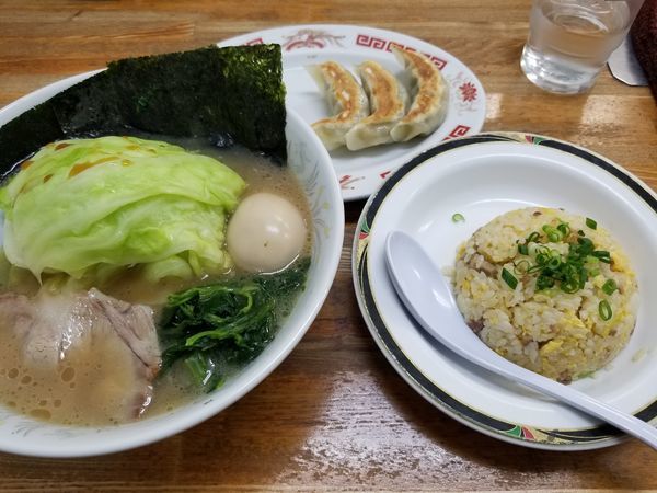 「キャベ玉ラーメン Eセット」@横浜ラーメン厨房 うえむらやの写真