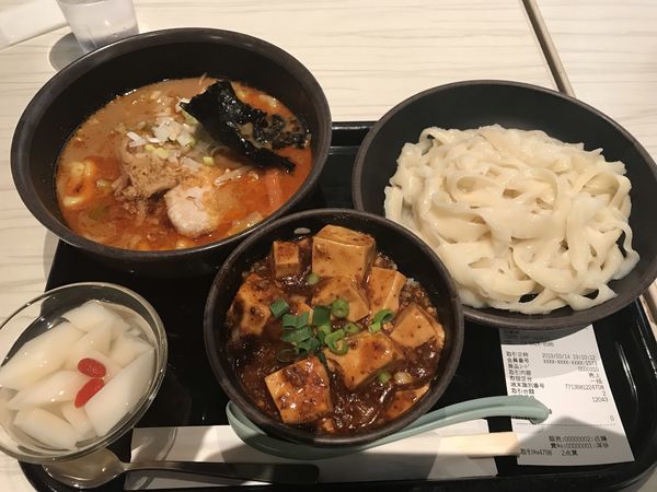 「刀削ピリ辛つけ麺+セット」@TOKYO AIRPORT RESTAURANTの写真