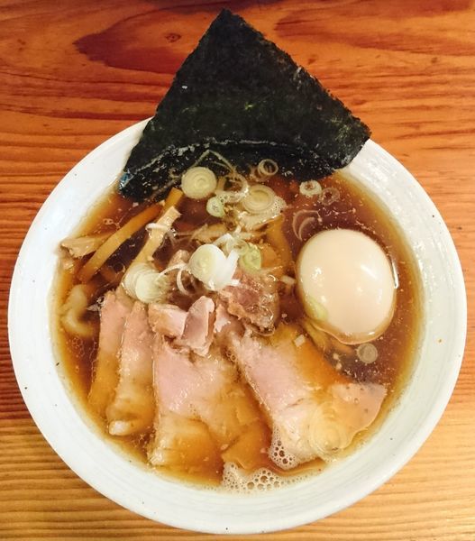 「特製醤油らーめん」@純手打ち 麺と未来の写真