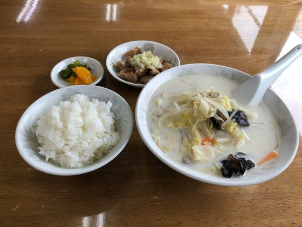 「大源ラーメン＋Bセット（半モツ＋ライス）」@大源の写真