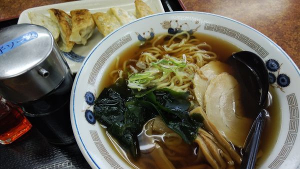 「しょうゆラーメン¥390＋餃子¥250」@山田うどん 成瀬店の写真