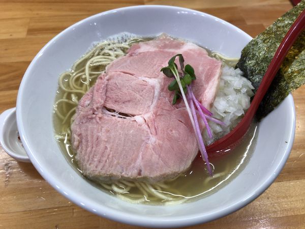 「黄金の100％煮干らーめん」@めんや天夢の写真