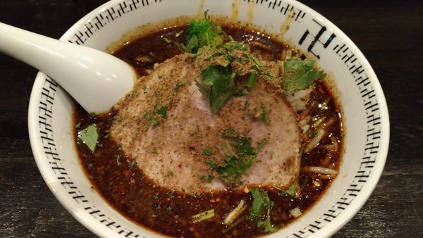 「スパイスラーメン+辛さスパイス増し+ニンニク」@スパイス・ラー麺 卍力の写真