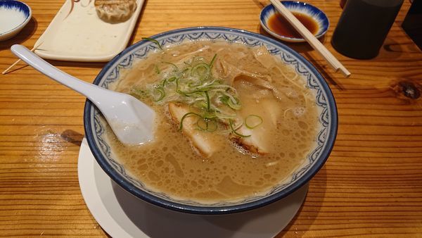 「ラーメン(並)550」@元祖赤のれん 節ちゃんラーメン 天神本店の写真