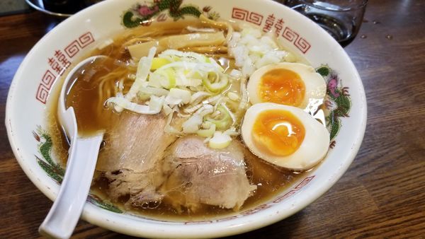 「味玉ワンタン中華　醤油」@らあめん 寸八 総本店の写真