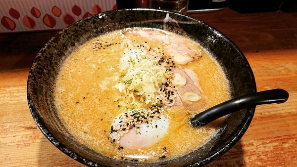 「濃厚温玉味噌ラーメン」@獅子王の写真