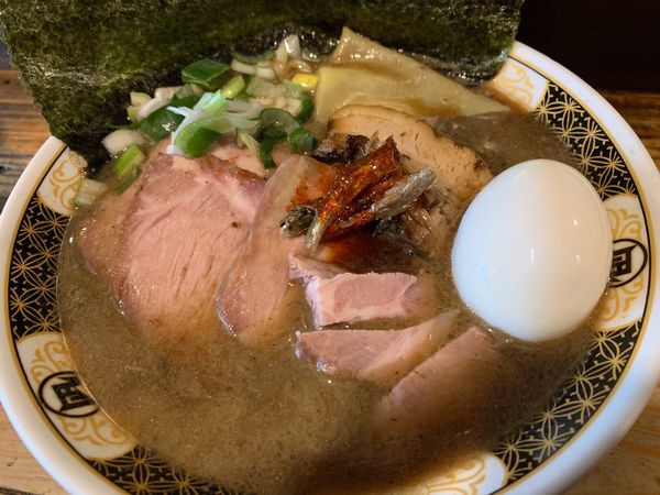「特製1200円、トッピングC角煮150円」@すごい煮干ラーメン凪 新宿ゴールデン街店 本館の写真