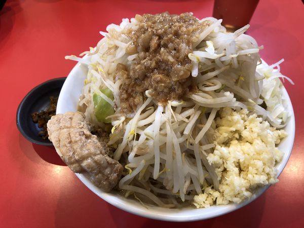 「ラーメン（大）全増しニンニクチョイス」@豚ゆうの写真